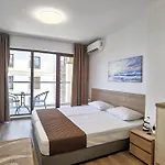 Cabacum Pleasure Beachfront - 50m To And Pool Varna
