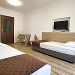 Cabacum Pleasure Beachfront - 50m To And Pool Aparthotel Varna