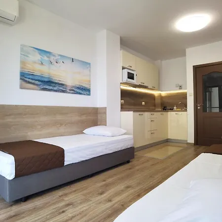 Cabacum Pleasure Beachfront - 50m To And Pool 3* Варна