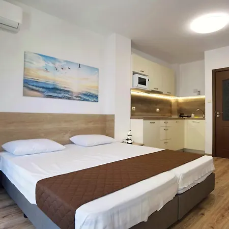 Cabacum Pleasure Beachfront - 50m To And Pool 3* Варна