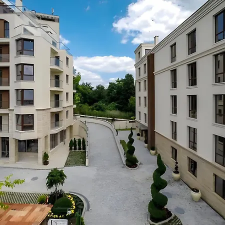 Апартхотел Cabacum Pleasure Beachfront - 50m To And Pool 3*